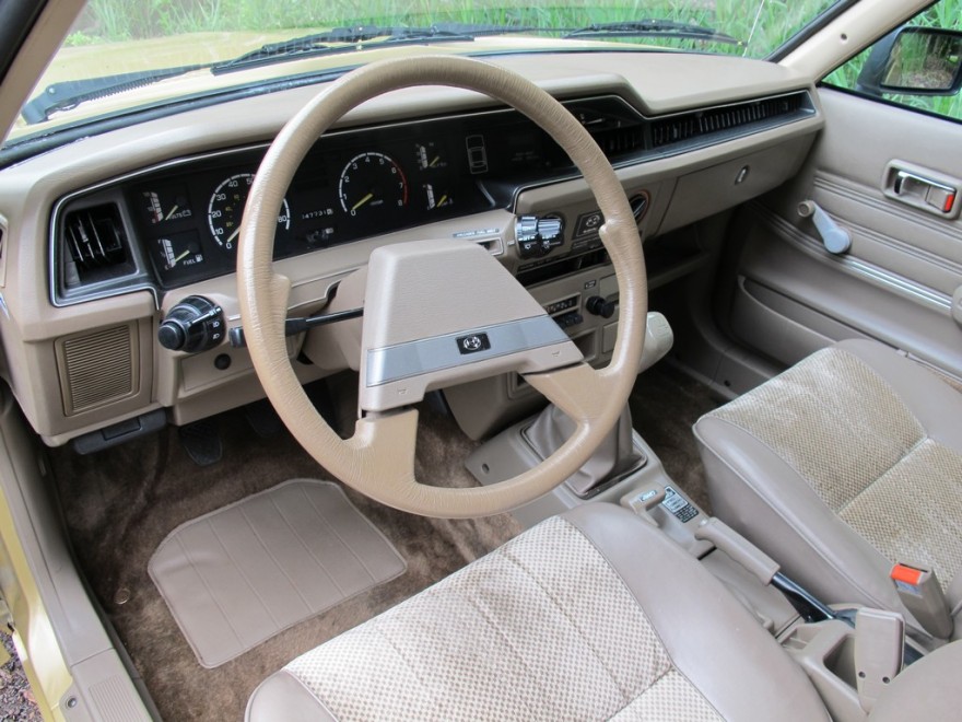1984 Subaru GL interior